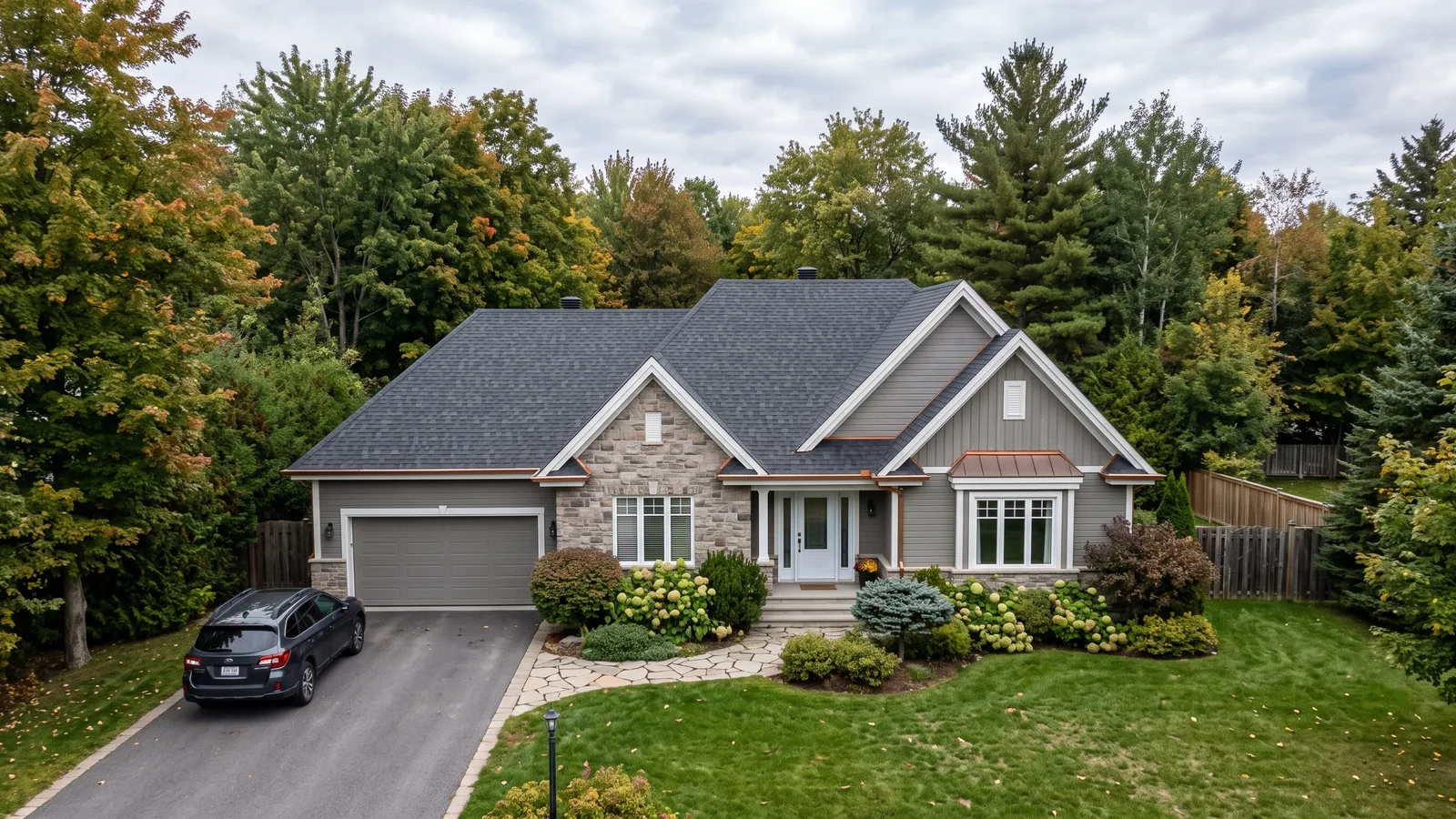 Maison et toiture résidentielle à Granby