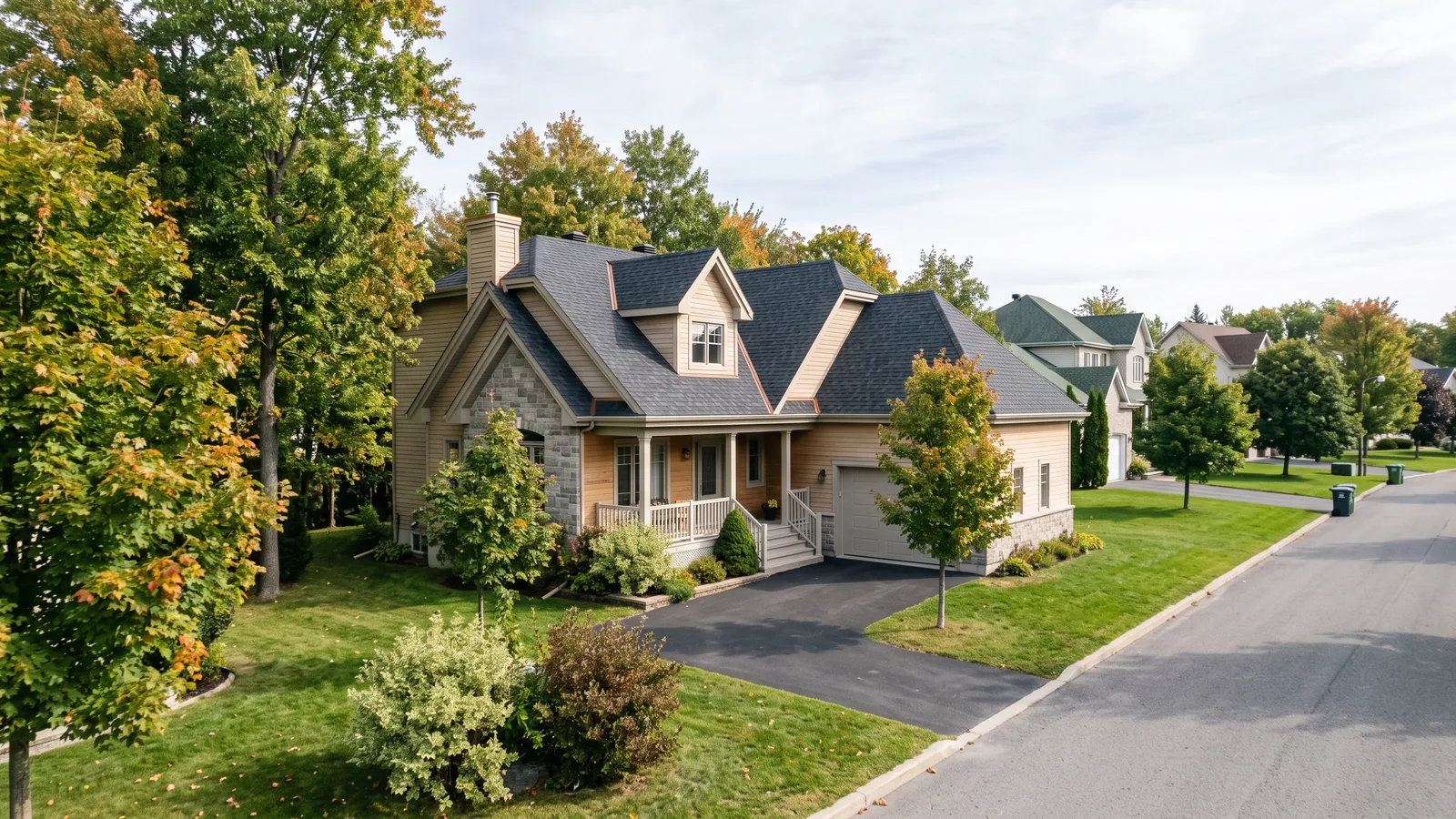 Maison et toiture résidentielle à Outaouais (07)